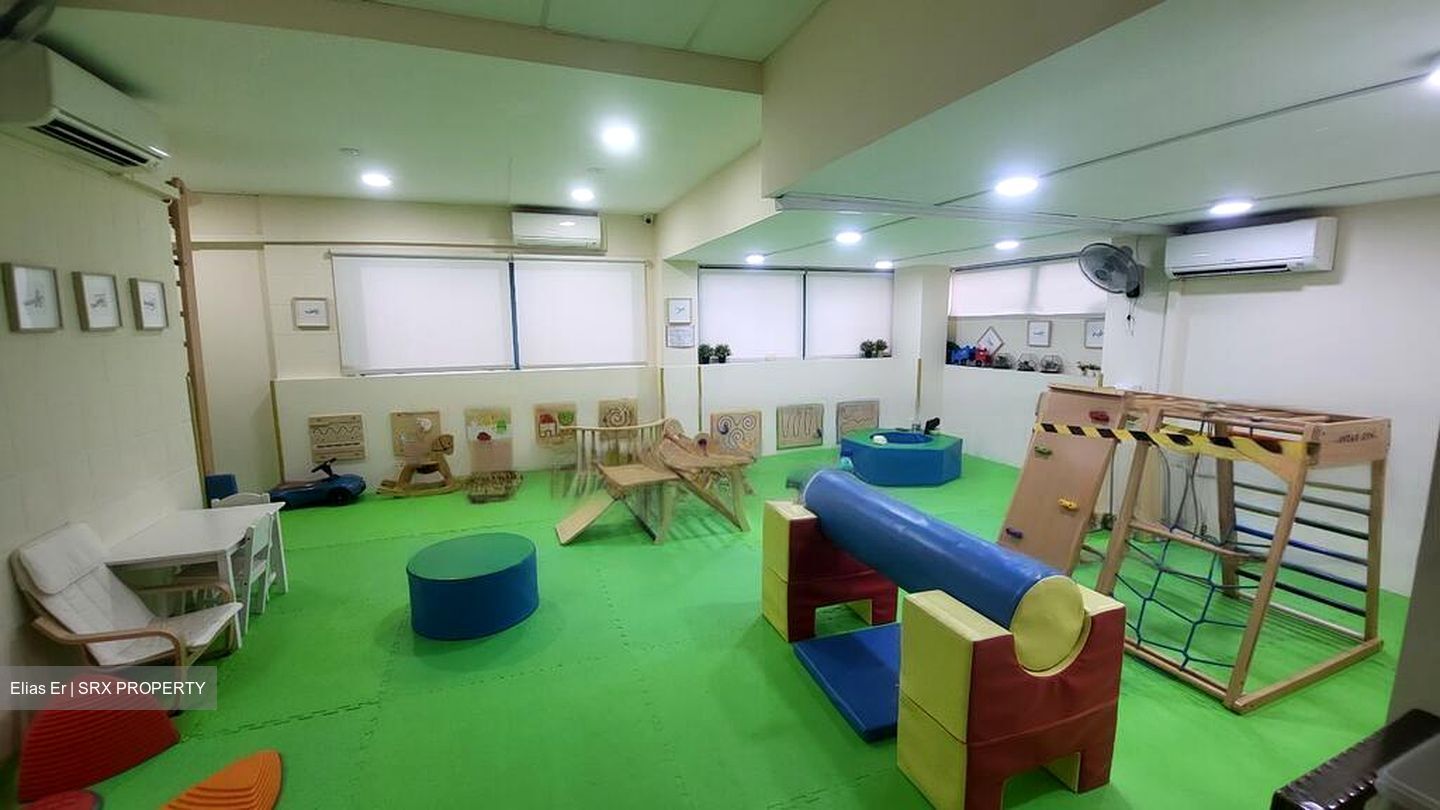 Yong An Park (D9), Shop House #566770021